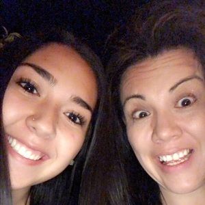 Meet your Posher, Mia